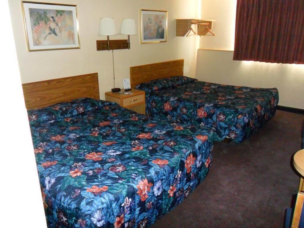 Super 8 By Wyndham Chadron Ne Exterior foto